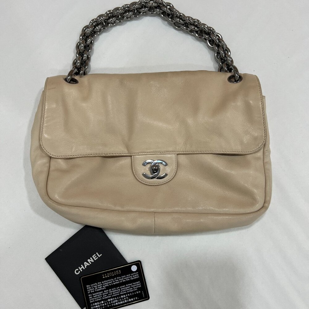 Chanel Lambskin Medium Soft and Chain Flap Beige - CHANEL 2006-2008 CC turn-lock